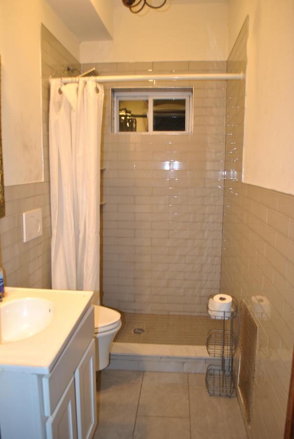 Ewr Airport Multilevel Guest House Room With 2-3 Beds Newark Exterior foto