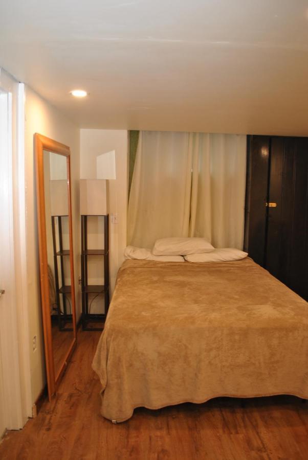 Ewr Airport Multilevel Guest House Room With 2-3 Beds Newark Exterior foto